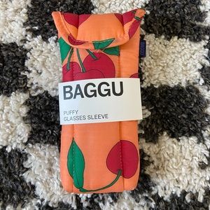 Baggu puffy glasses case1 Cherry print